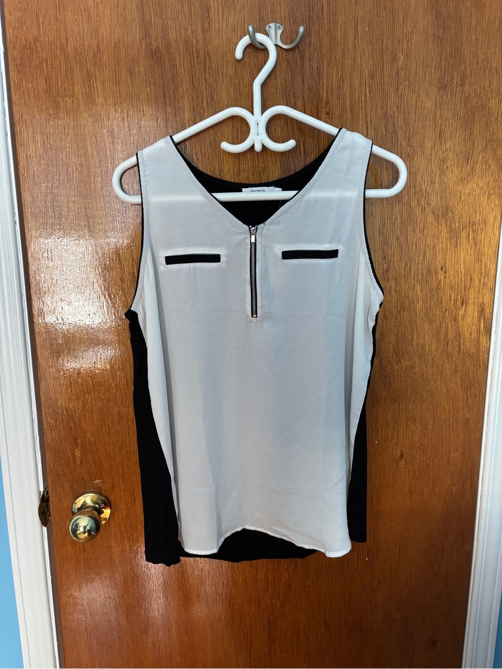 Ricki's Black and White Sleeveless Zip-Front Colorblock Camisole